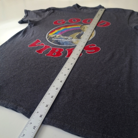 Men's Gray Good Vibes Mister Rodgers Graphic Short Sleeved T Shirt M - Picture 6 of 8
